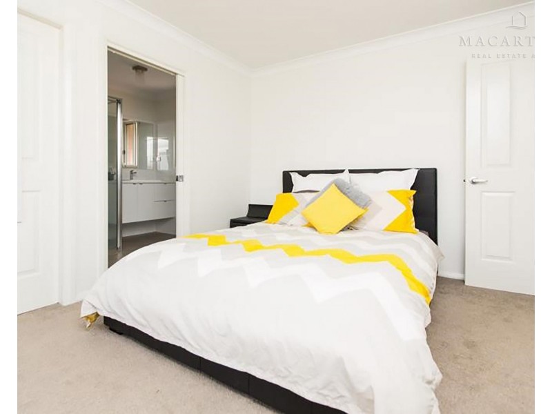 6 St Pauls Place, Gobbagombalin NSW 2650