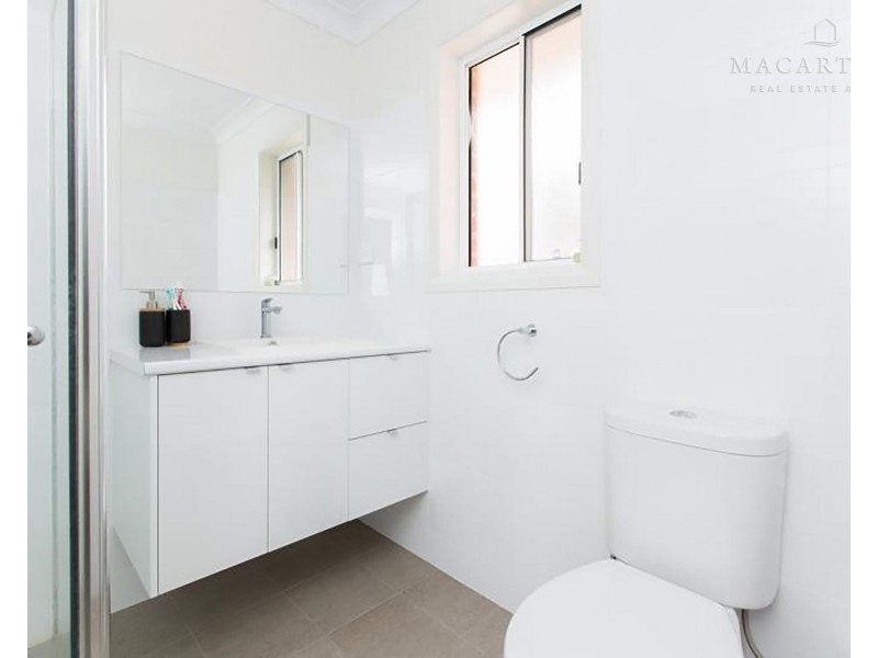 6 St Pauls Place, Gobbagombalin NSW 2650