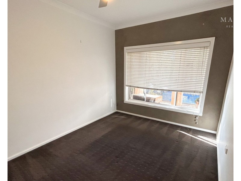 11 Warrawong Street, Kooringal NSW 2650