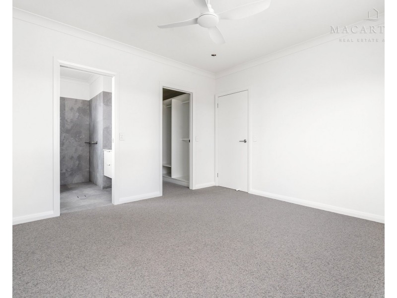 13 Lawrence Avenue, Gobbagombalin NSW 2650