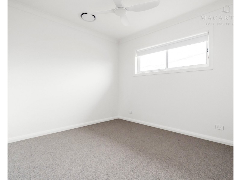 13 Lawrence Avenue, Gobbagombalin NSW 2650