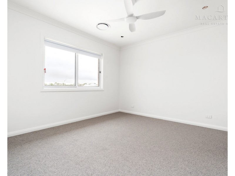 13 Lawrence Avenue, Gobbagombalin NSW 2650