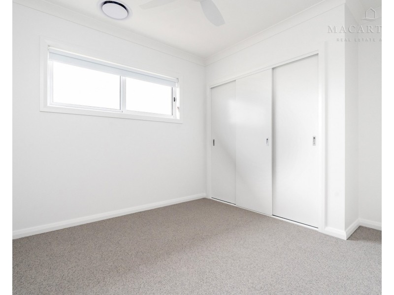 13 Lawrence Avenue, Gobbagombalin NSW 2650