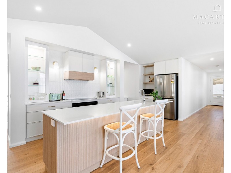 21 Bennelong Crescent, Lloyd NSW 2650