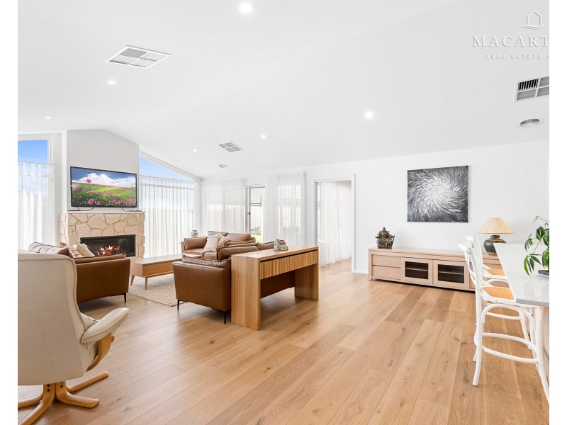 21 Bennelong Crescent, Lloyd NSW 2650