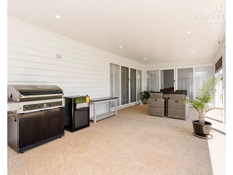 21 Bennelong Crescent, Lloyd NSW 2650