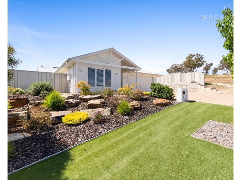 21 Bennelong Crescent, Lloyd NSW 2650