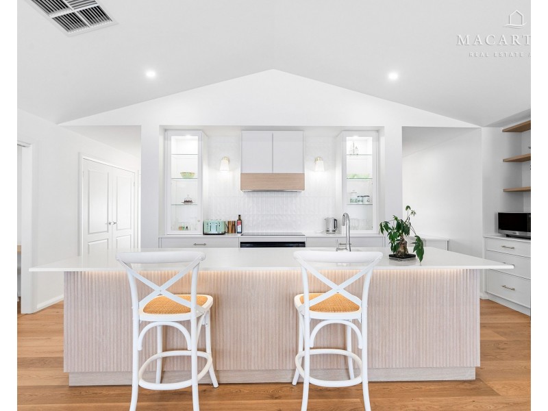 21 Bennelong Crescent, Lloyd NSW 2650