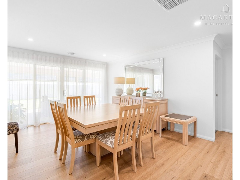 21 Bennelong Crescent, Lloyd NSW 2650