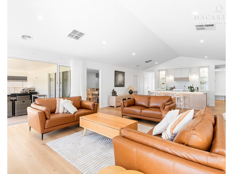 21 Bennelong Crescent, Lloyd NSW 2650