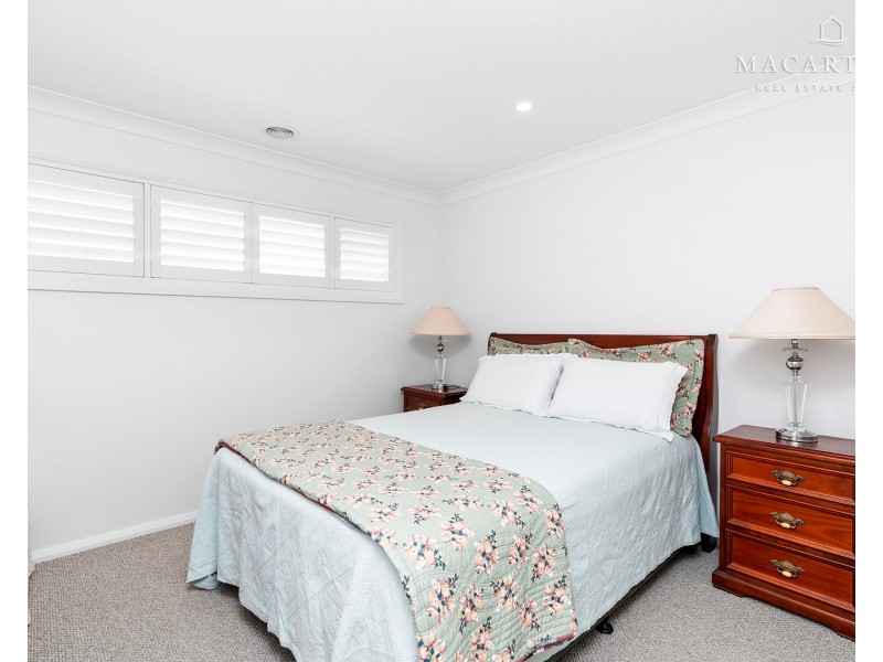 21 Bennelong Crescent, Lloyd NSW 2650