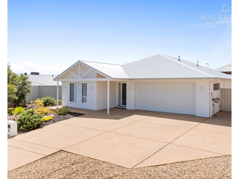 21 Bennelong Crescent, Lloyd NSW 2650