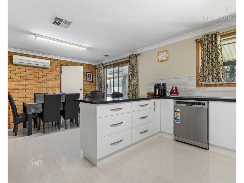 5 Undurra Drive, Glenfield Park NSW 2650