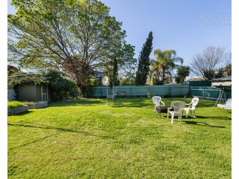 5 Undurra Drive, Glenfield Park NSW 2650