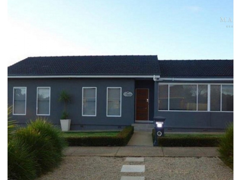 32 Manoora Avenue, Mount Austin NSW 2650