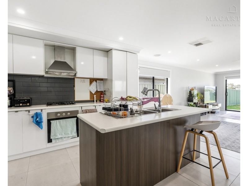 1/5 Wollemi Street, Forest Hill NSW 2651