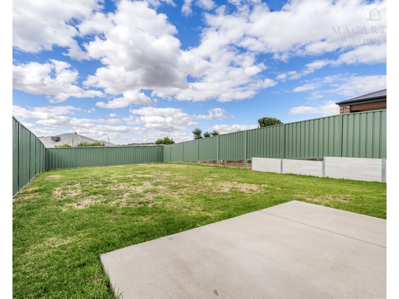 1/5 Wollemi Street, Forest Hill NSW 2651