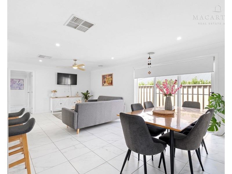 6 Jumbuck Drive, Gobbagombalin NSW 2650