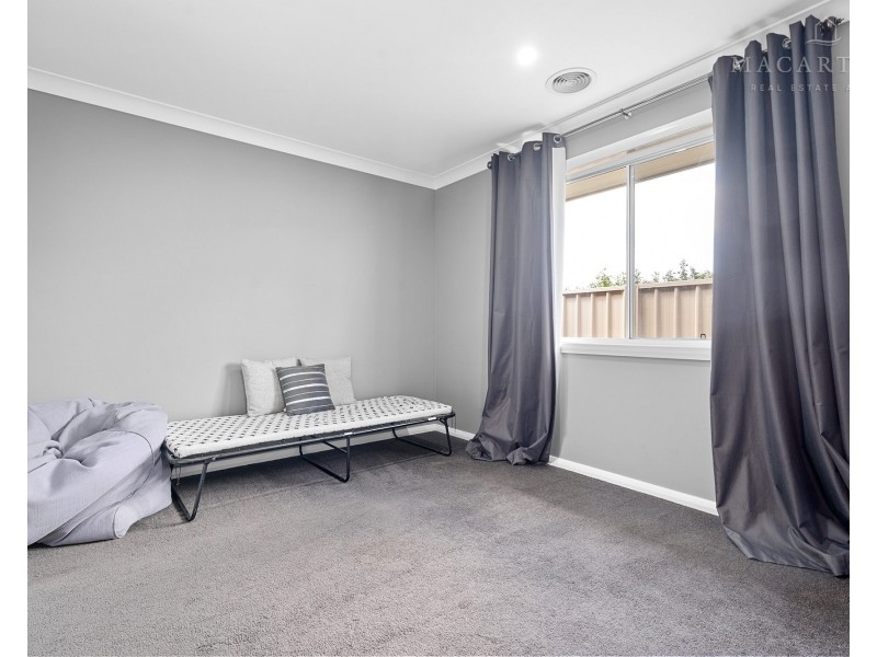 6 Jumbuck Drive, Gobbagombalin NSW 2650