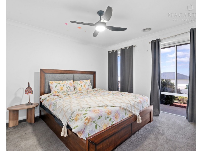 6 Jumbuck Drive, Gobbagombalin NSW 2650