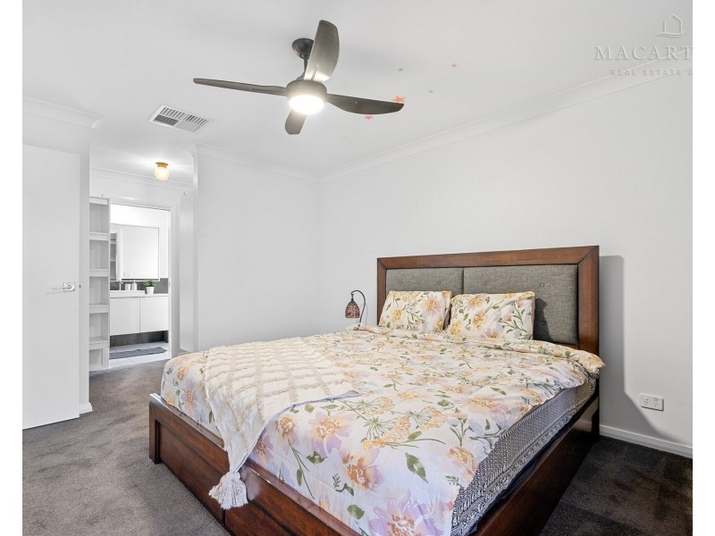 6 Jumbuck Drive, Gobbagombalin NSW 2650