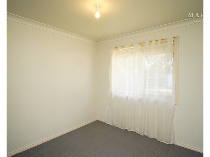 32 Karoom Drive, Glenfield Park NSW 2650