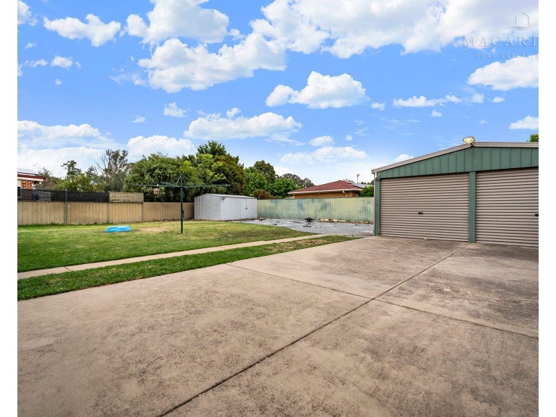40 Naretha Street, Glenfield Park NSW 2650