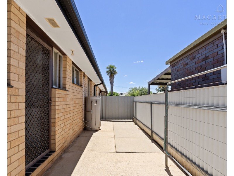 2/31-33 Lampe Avenue, Wagga Wagga NSW 2650
