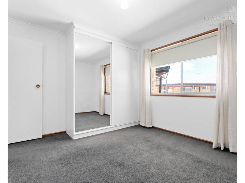 2/31-33 Lampe Avenue, Wagga Wagga NSW 2650