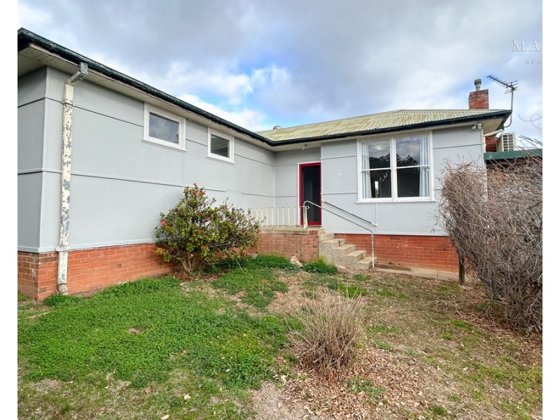 4 Margaret Avenue, Mount Austin NSW 2650