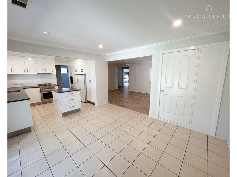 61 Vincent Road, Lake Albert NSW 2650