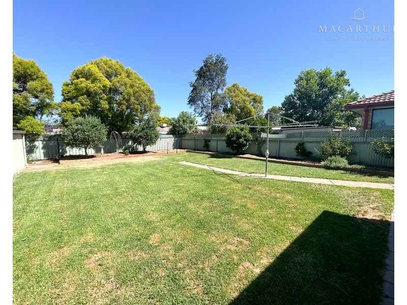 61 Vincent Road, Lake Albert NSW 2650