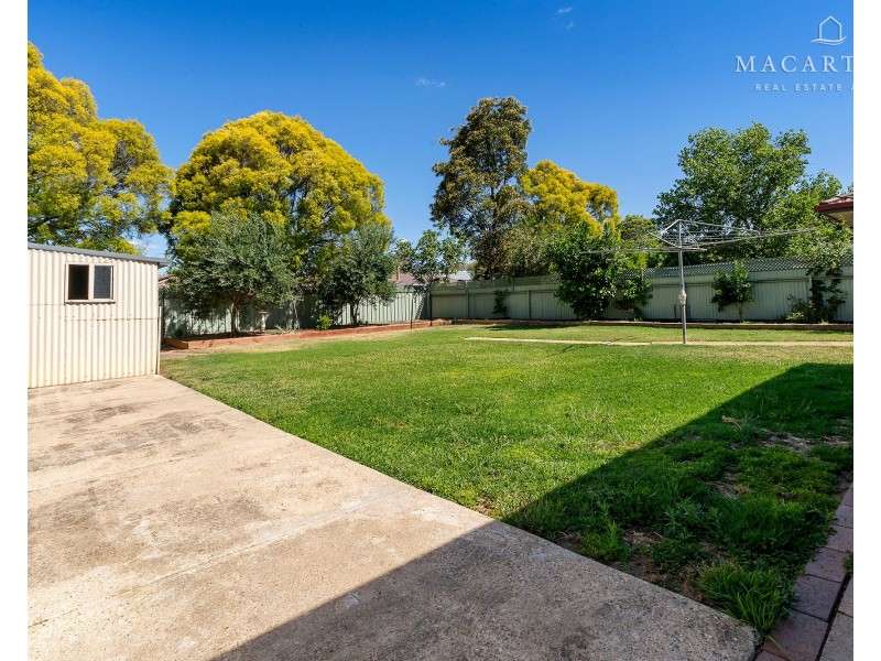 61 Vincent Road, Lake Albert NSW 2650