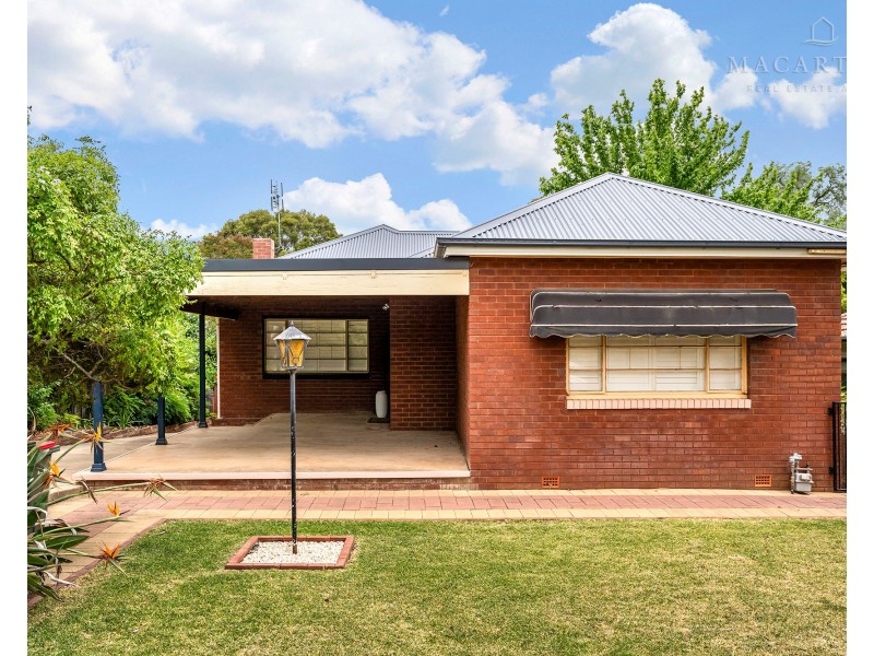 14 Sunshine Avenue, Turvey Park NSW 2650