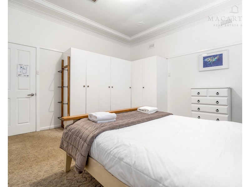 14 Sunshine Avenue, Turvey Park NSW 2650