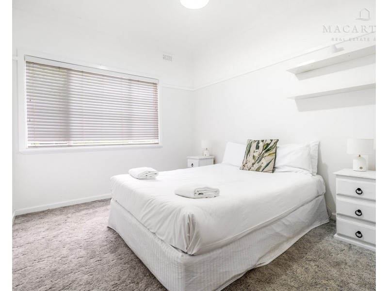 14 Sunshine Avenue, Turvey Park NSW 2650