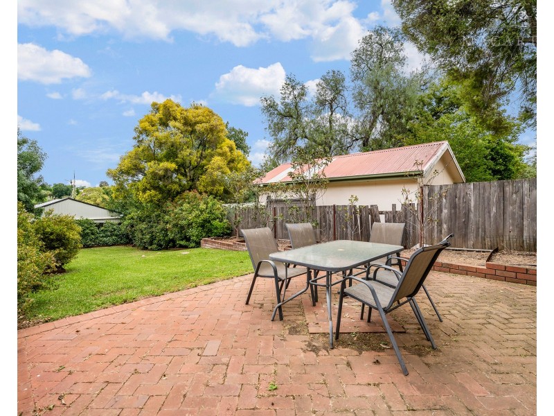 14 Sunshine Avenue, Turvey Park NSW 2650