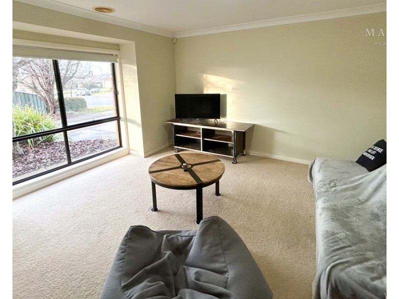 1/8 Protea Place, Forest Hill NSW 2651