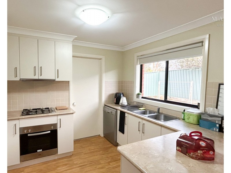 1/8 Protea Place, Forest Hill NSW 2651