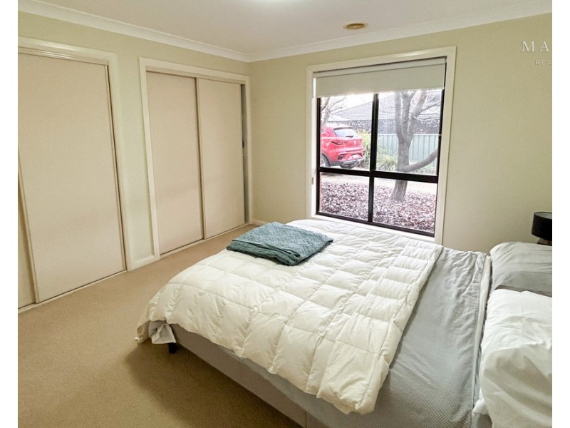 1/8 Protea Place, Forest Hill NSW 2651