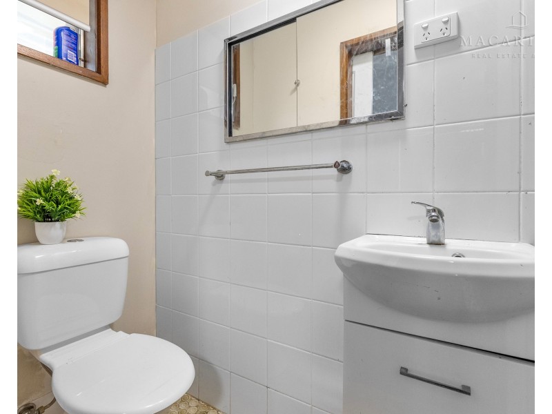 99 Raye Street, Tolland NSW 2650