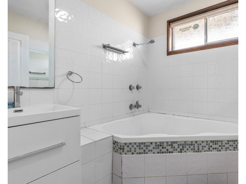 99 Raye Street, Tolland NSW 2650