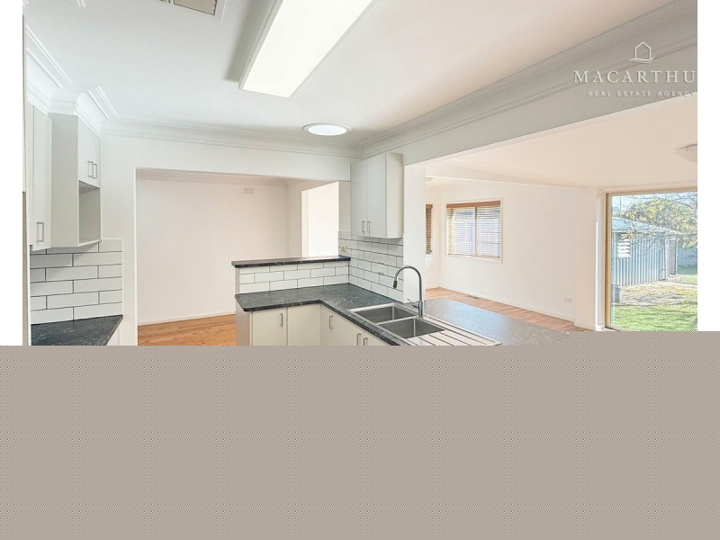 16 Holloway Street, Tolland NSW 2650