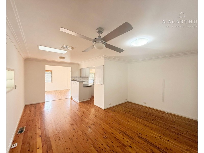 16 Holloway Street, Tolland NSW 2650