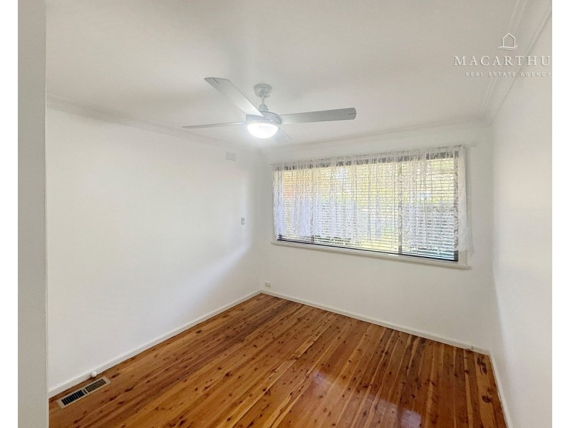 16 Holloway Street, Tolland NSW 2650
