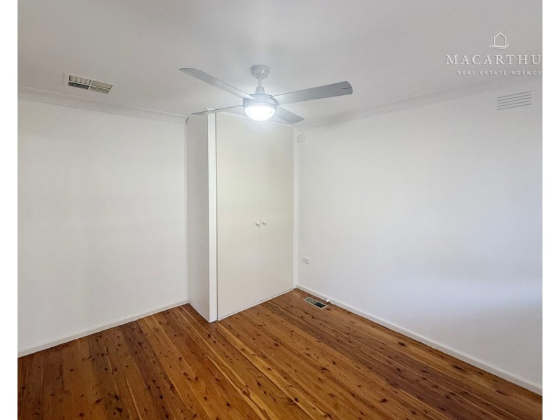 16 Holloway Street, Tolland NSW 2650