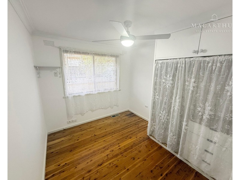 16 Holloway Street, Tolland NSW 2650