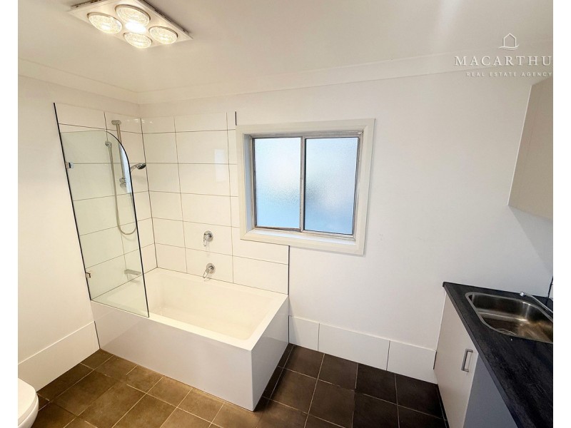 16 Holloway Street, Tolland NSW 2650