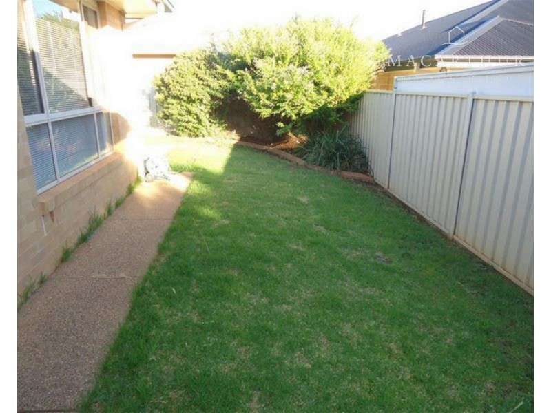 54 Avocet Drive, Estella NSW 2650