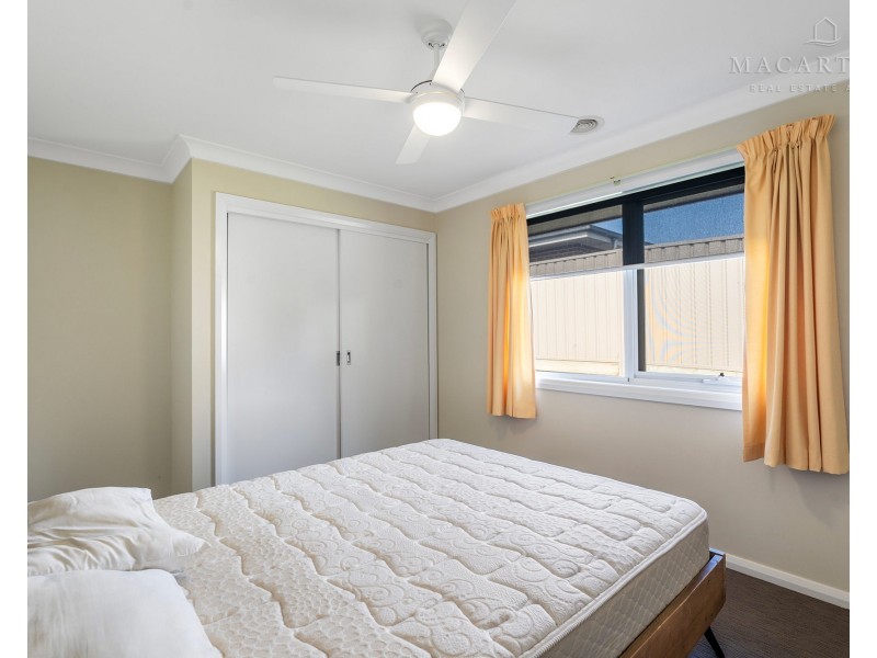 14 Flack Crescent, Boorooma NSW 2650